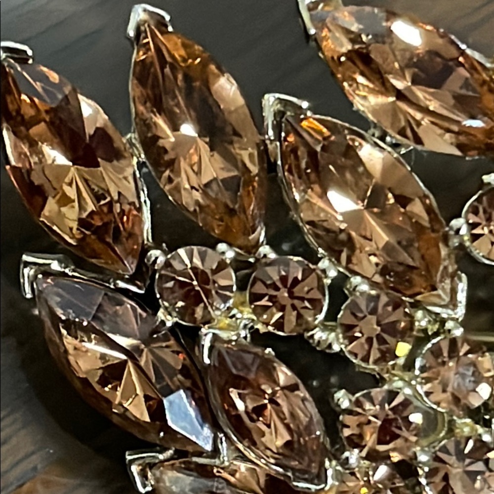 Weiss vintage Brooch with Amber Gems - Picture 5 of 6